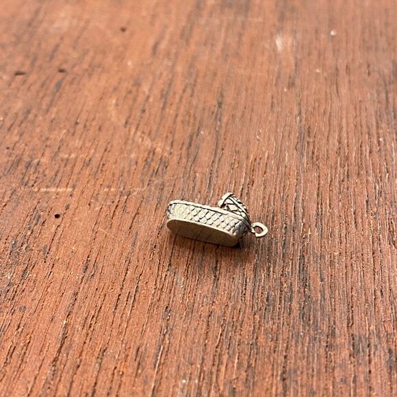Vintage 925 Sterling Silver Baby Wicker Bassinet Moses Pendant Bracelet Charm - Picture 3 of 6
